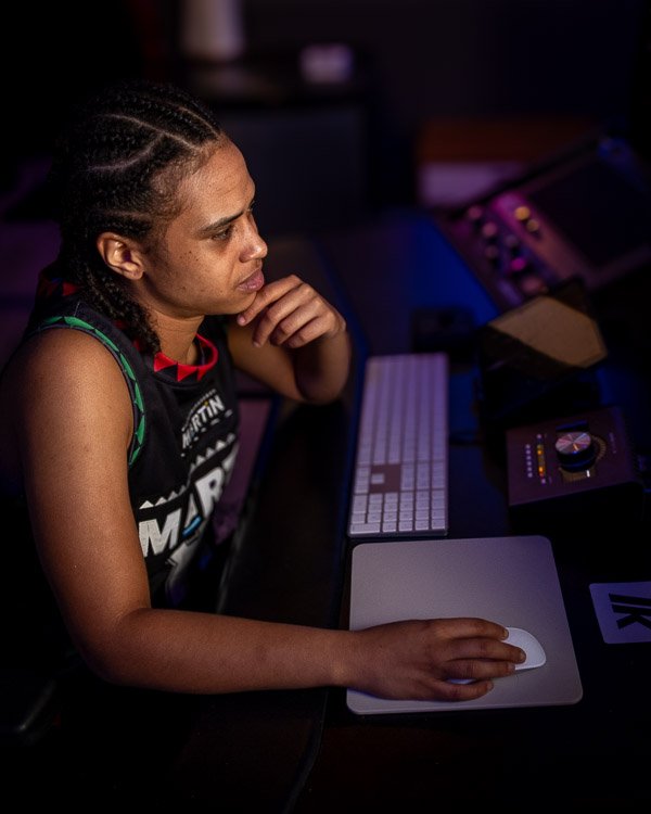 Jalissa, tracking and mixing engineer at lowkey studio